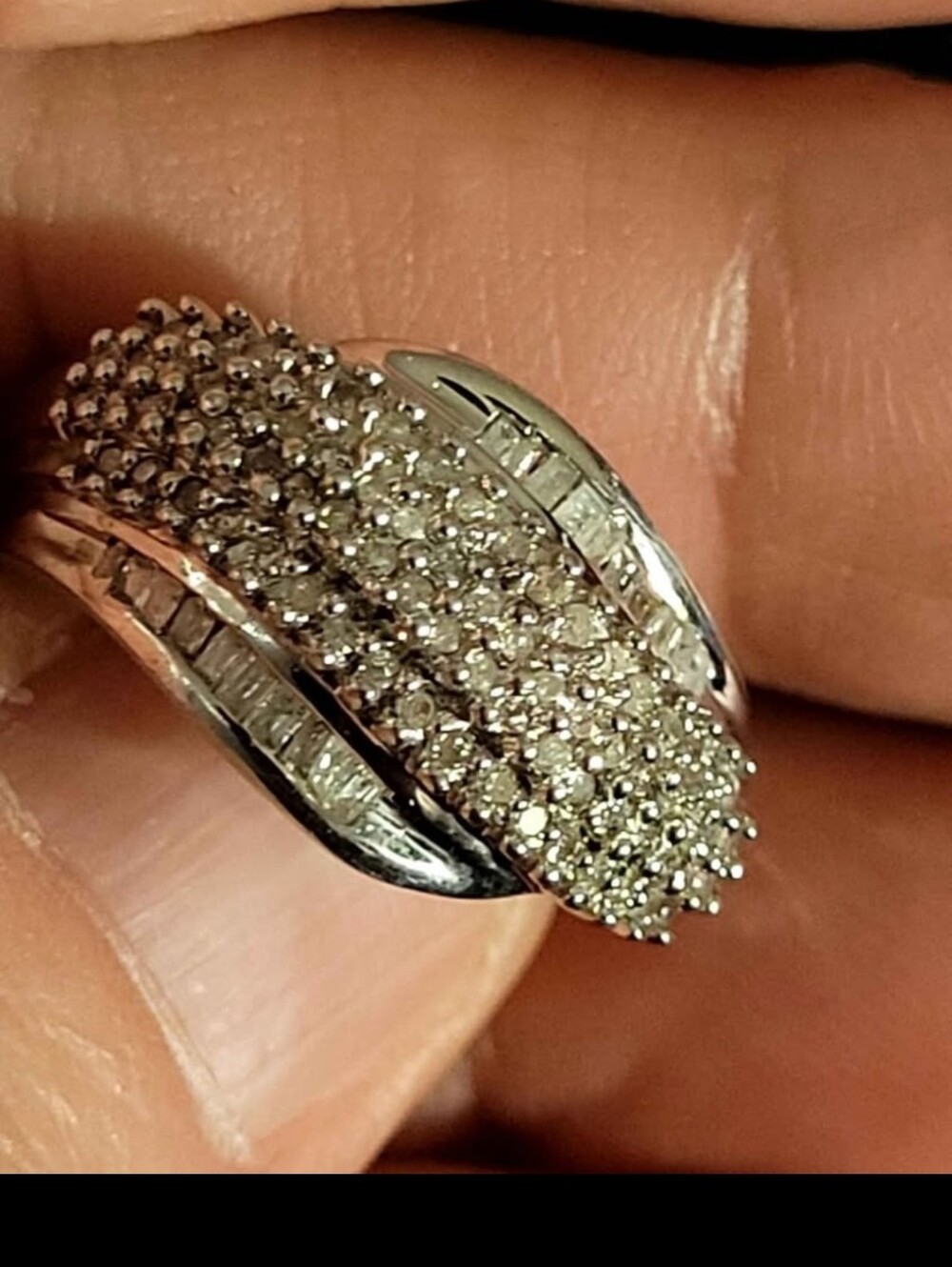 Diamond Ring - Picture 4 of 10